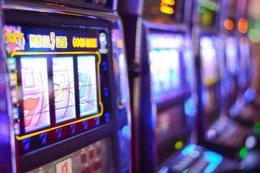 hsowin app showing live blackjack table with professional dealer