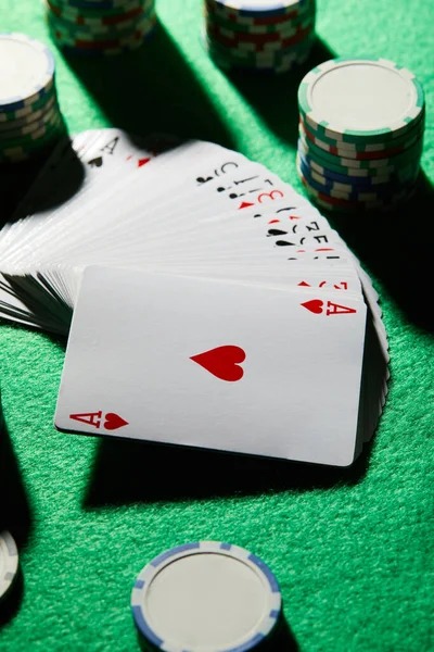 Live dealer at hsowin blackjack table with multiple camera angles and real-time chat